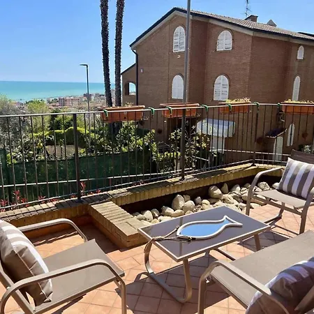 Elegant With Hot Tub, Views Grottammare